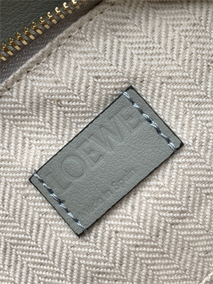 L0ew* small puzzle bag in classic calfskin