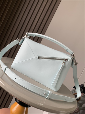 L0ew* small puzzle bag in classic calfskin