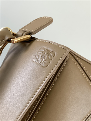 L0ew* small puzzle bag in classic calfskin
