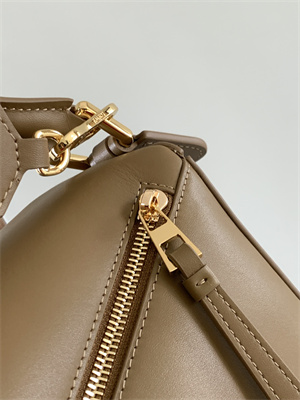 L0ew* small puzzle bag in classic calfskin