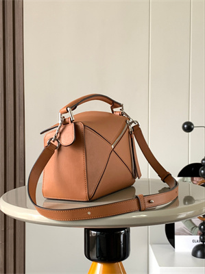 L0ew* small puzzle bag in classic calfskin