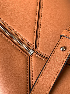 L0ew* small puzzle bag in classic calfskin