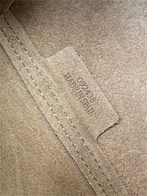 L0ew* puzzle fold pouch in shinny nappa calfskin