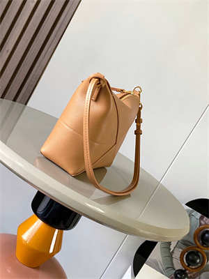 L0ew* puzzle fold pouch in shinny nappa calfskin