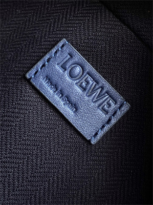 L0ew* convertible sling in classic calfskin