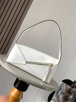 L0ew* puzzle hobo bag in classic calfskin