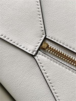 L0ew* puzzle hobo bag in classic calfskin