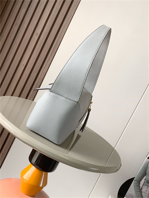 L0ew* puzzle hobo bag in classic calfskin