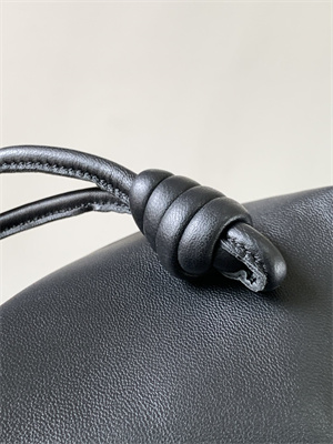 L0ew* medium flamenco purse in mellow nappa lambskin