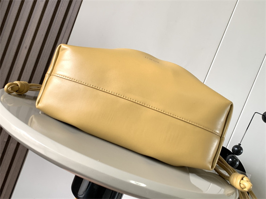 L0ew* medium flamenco purse in mellow nappa lambskin