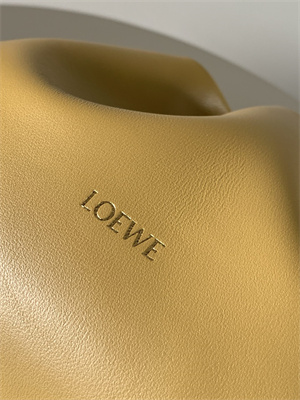L0ew* medium flamenco purse in mellow nappa lambskin