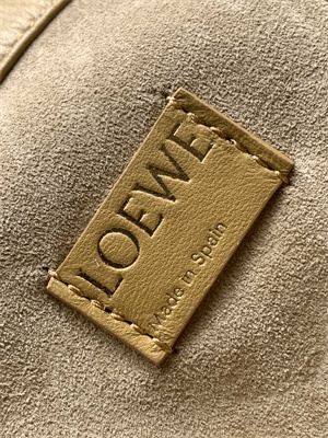 L0ew* medium flamenco purse in mellow nappa lambskin