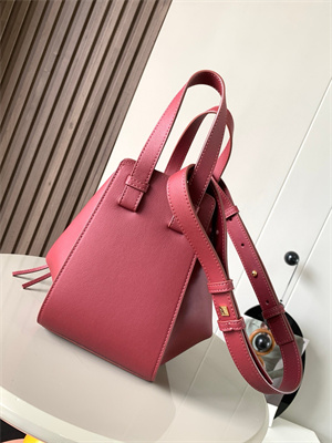 L0ew* compact hammock bag in classic calfskin