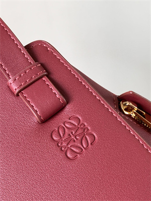 L0ew* compact hammock bag in classic calfskin