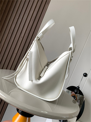 L0ew* compact hammock bag in soft grained calfskin