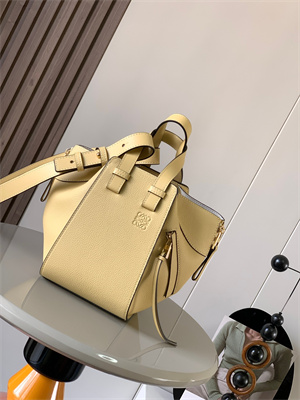 L0ew* compact hammock bag in soft grained calfskin