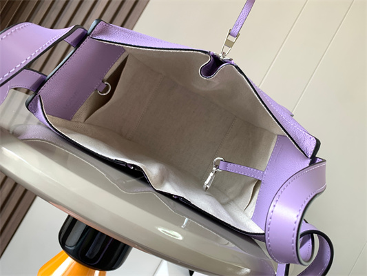 L0ew* compact hammock bag in soft grained calfskin