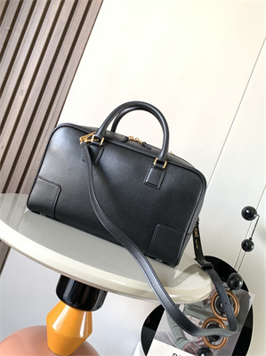 L0ew* amazona 23 bag in nappa calfskin black
