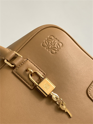 L0ew* amazona 23 bag in nappa calfskin brown