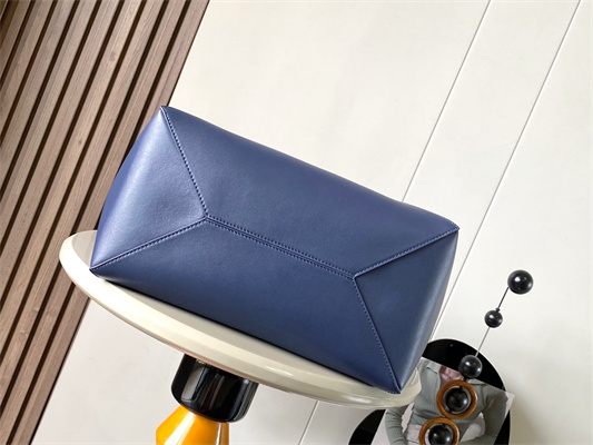 L0ew* xl puzzle fold tote in shinny calfskin anbyss blue