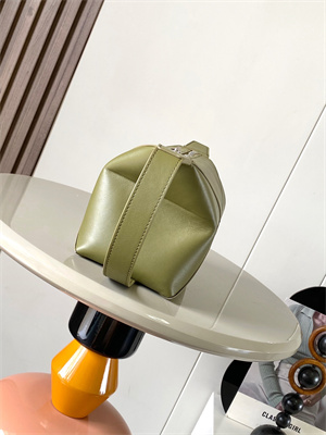 L0ew* puzzle fold wash bag in shinny calfskin