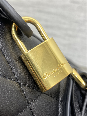 CD Groove 20 Bag Macrocannage Calfskin Black