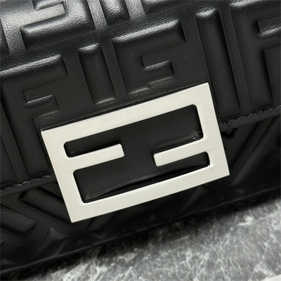 Fen.di BAGUETTE Phone Pouch Nappa Leather Black