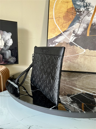 L.V Pochette To Go Monogram Shadow leather Black M81570