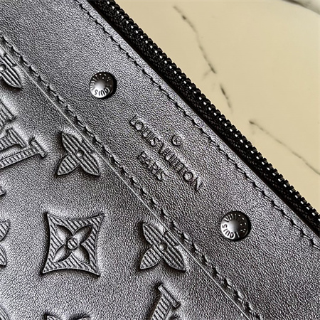 L.V Pochette To Go Monogram Shadow leather Black M81570