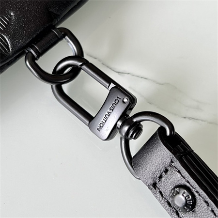 L.V Pochette To Go Monogram Shadow leather Black M81570