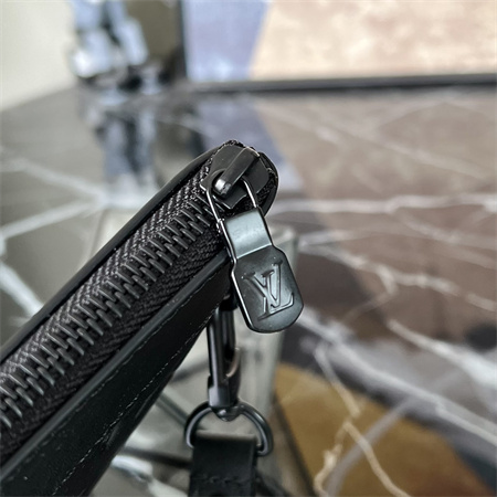 L.V Pochette To Go Monogram Shadow leather Black M81570