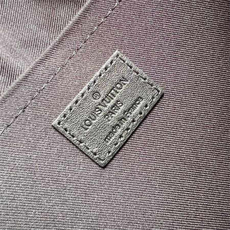 L.V Pochette To Go Monogram Shadow leather Black M81570