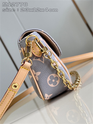 L.V WALLET ON CHAIN IVY Monogram coated canvas Parisian M12778