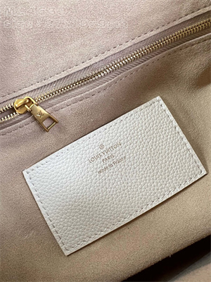 L.V Soft Twist Calfskin White M25359