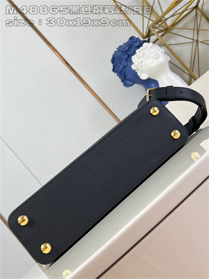 L.V Capucines East-West BB Grained calfskin Black M48865