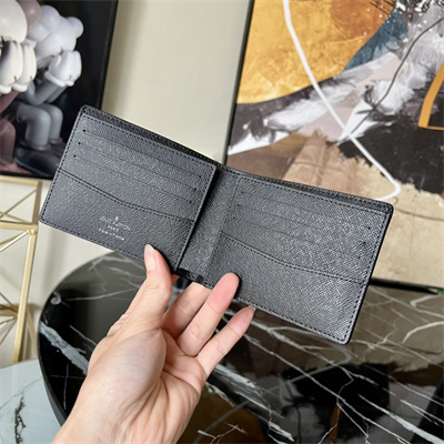 L.V Slender Wallet Taiga cowhide leather Black M62294