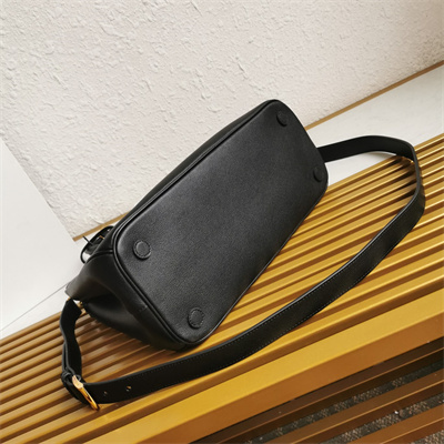 Pra*a large galleria leather bag black color 1ba274