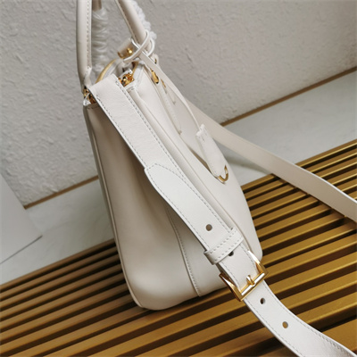 Pra*a large galleria leather bag white color 1ba274
