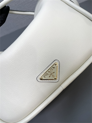 Pra*a darling leather handbag white color 1ba451