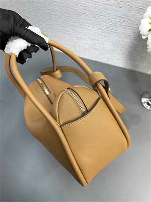 Pra*a darling leather handbag caramel color 1ba451