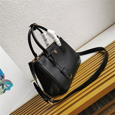 Pra*a medium galleria  leather bag black color 1ba863
