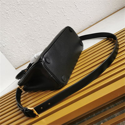 Pra*a medium galleria  leather bag black color 1ba863