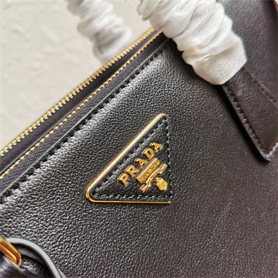 Pra*a medium galleria  leather bag black color 1ba863