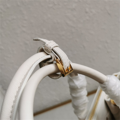 Pra*a medium galleria  leather bag white color 1ba863