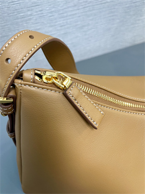 Pra*a aimée large leather shoulder bag caramel color 1bc228