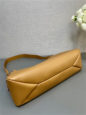 Pra*a aimée large leather shoulder bag caramel color 1bc228