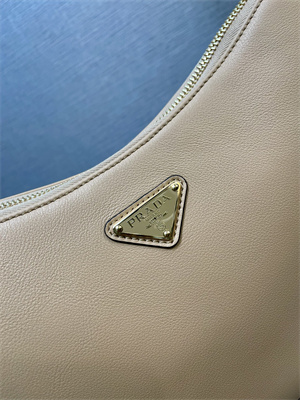 Pra*a aimée large leather shoulder bag 1bc228