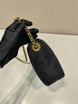 Pra*a vintage re-nylon padded shoulder bag black 1bd646