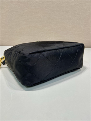 Pra*a vintage re-nylon padded shoulder bag black 1bd646