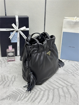 Pra*a nappa leather shoulder bag black color 1bg541